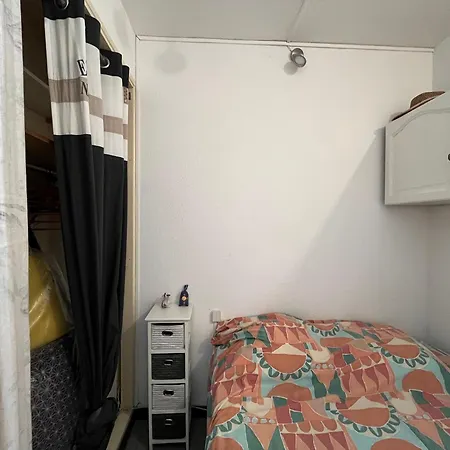 : T2 Climatise, Parking, Pres Du Vieux Village - Fr-1-796-91 Appartement