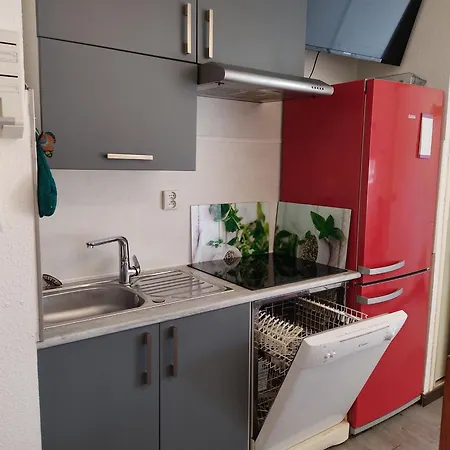 Appartement : T2 Climatise, Parking, Pres Du Vieux Village - Fr-1-796-91